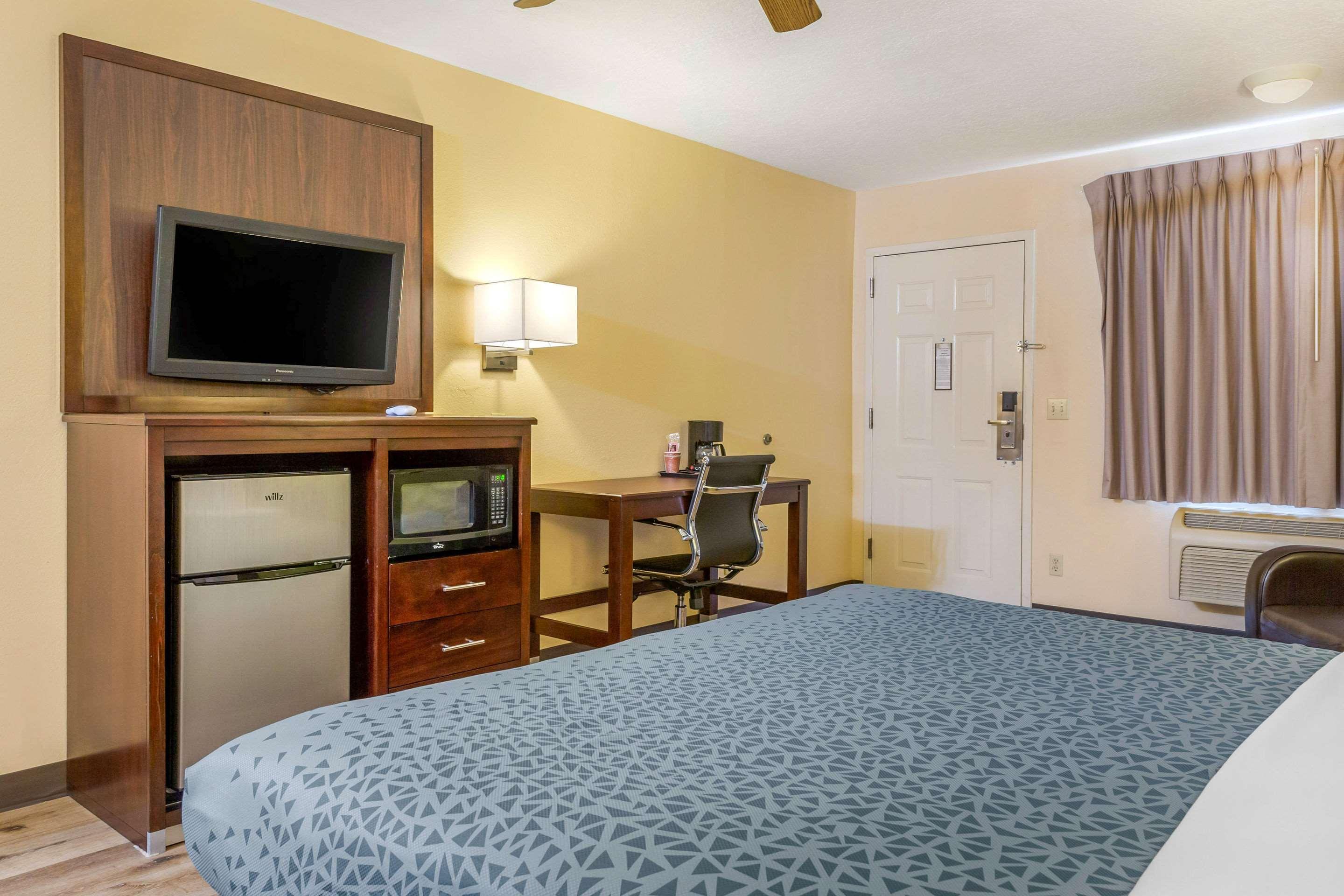 Econo Lodge West - Coors Blvd Albuquerque Bagian luar foto