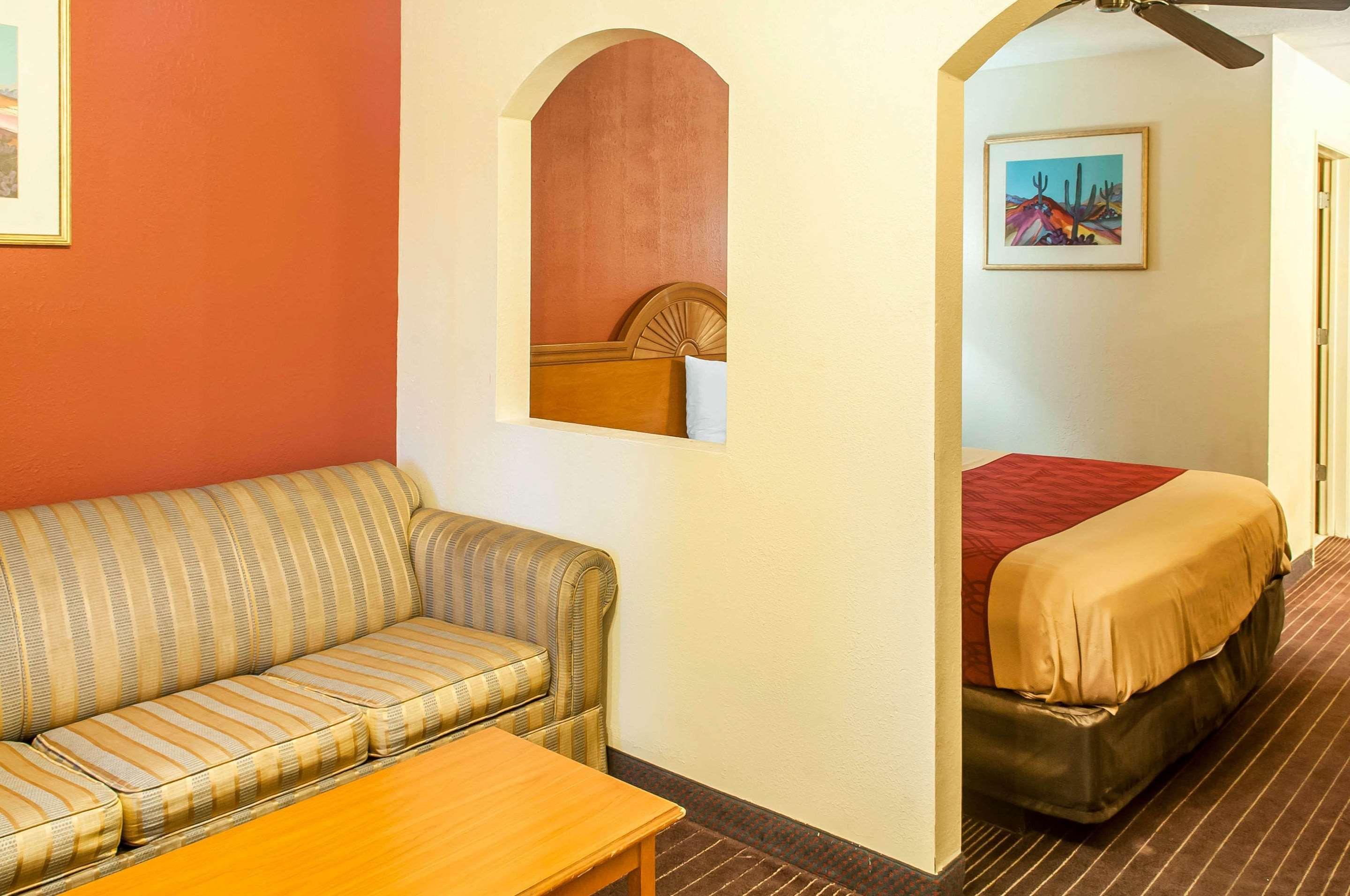 Econo Lodge West - Coors Blvd Albuquerque Bagian luar foto